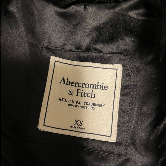 Abercrombie & Fitch Black Faux Fur Vest - Picture 3 of 3